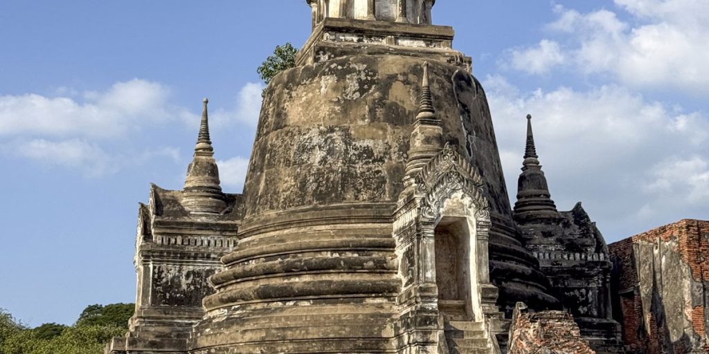 About Wat Chaiwatthanaram Ayutthaya Thailand 4